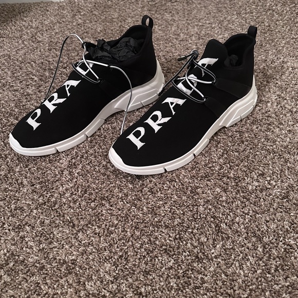 NWT!! Authentic Prada Knit 5 Sneakers in Black and White. Men’s Size 9.5. - Picture 4 of 6